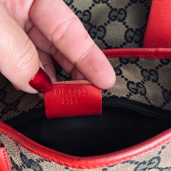 Gucci medium size purse - Picture 5 of 5